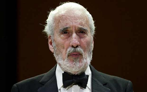 Morto Christopher Lee, il "Signore delle tenebre" aveva 93 anni