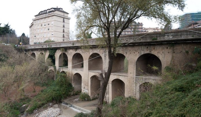 ponte della ferriera Avellino Cronaca Avellino, 27enne si uccide lanciandosi dal ponte della Ferriera