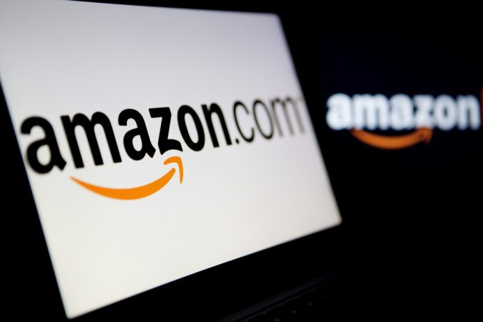 Amazon.com Illustrations Ahead Of Earnings Amazon diventa una Banca, a breve anche in Italia