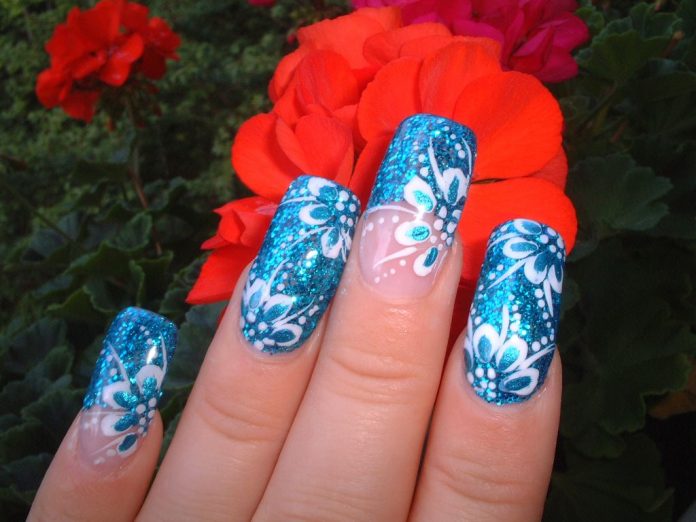 Blu Cristal Flower Nail Art Estate 2015: Blu Cristal Flower