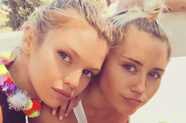 Cyrus Maxwell Miley Cyrus: Le Foto con Stella Maxwell sconvolgono il web