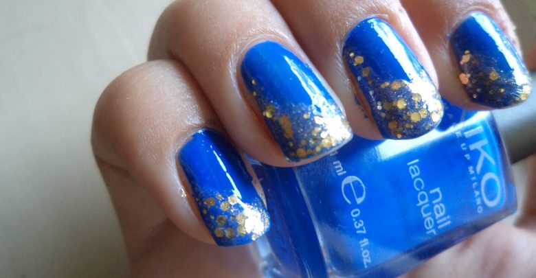 Nail Art Facili: Un Mosaico di Lustrini