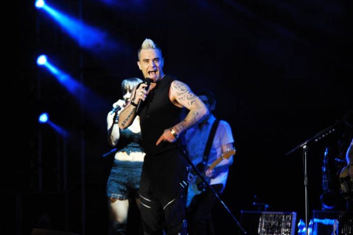 Robbie Williams Robbie Williams a Lucca: Le Foto del Concerto