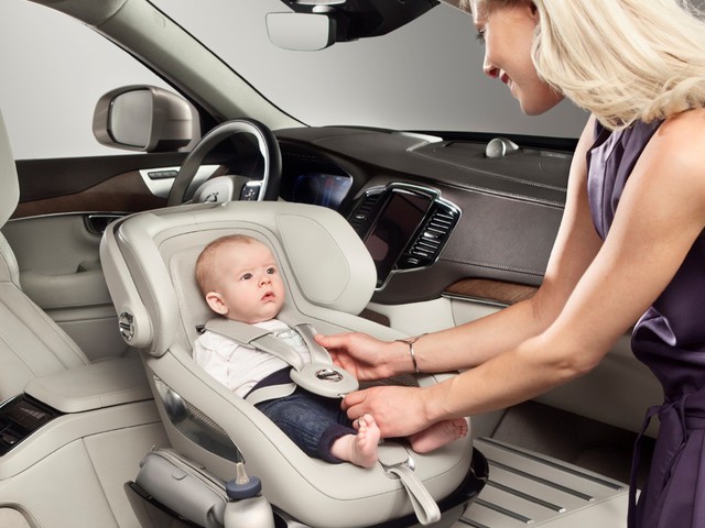Volvo-sedile-bambini Volvo, nuovo prototipo per la sicurezza dei bambini: