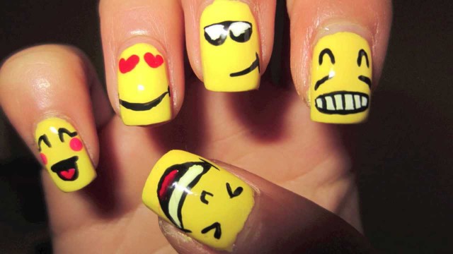 Nail Art Semplici: Emoticon Innamorate