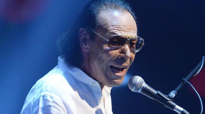 Antonello Venditti morto? la nuova bufala in rete