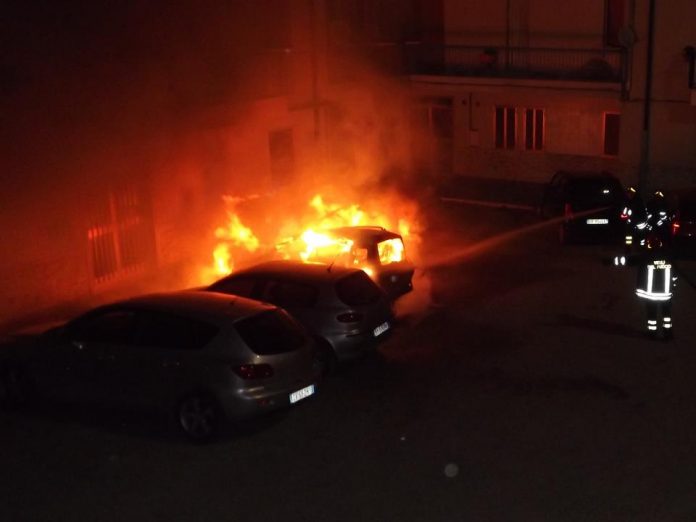 Auto-Incendio Cronaca Motta Santa Lucia, incendiata l'auto del sindaco Amedeo Colacino