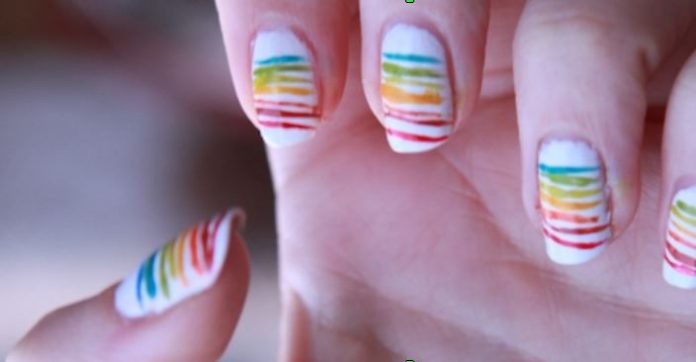 Nail-Art-Arcobaleno Nail Art Semplici: Unghie Arcobaleno