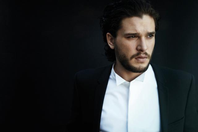il-protagonista-di-game-of-thrones-kit-harington Trono di spade: Jon Snow ha tagliato i capelli?