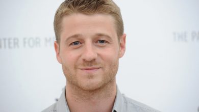 Photo of La star di O.C Ben McKenzie diventa papà: Morena Baccarin è incinta