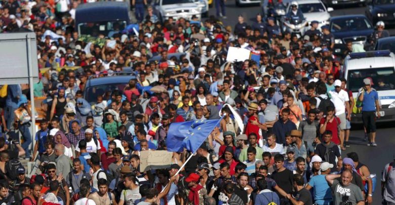 Emergenza migranti: Migliaia di persone in transito dalla Macedonia alla Serbia
