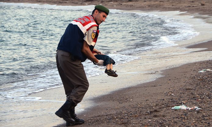 APTOPIX Turkey Migrants Bimbo siriano morto: l'ultimo saluto del papà di Aylan alla sua famiglia