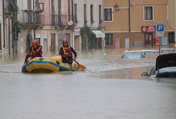 Alluvione in Costa Azzurra: 16 i morti e 4 i dispersi