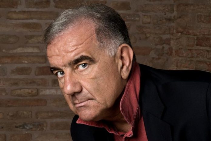 Gene Gnocchi Video Gene Gnocchi Bacia sulla Bocca Giornalista del TGR Puglia