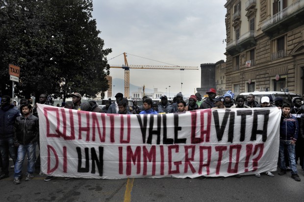 Immigrati Protesta Immigrati africani a Sarno, Rapito Dipendente dell'Hotel