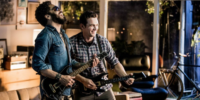 Schermata 2015-10-07 alle 15.13.46 Il trailer di Guitar Hero Live con le star James Franco & Lenny Kravitz