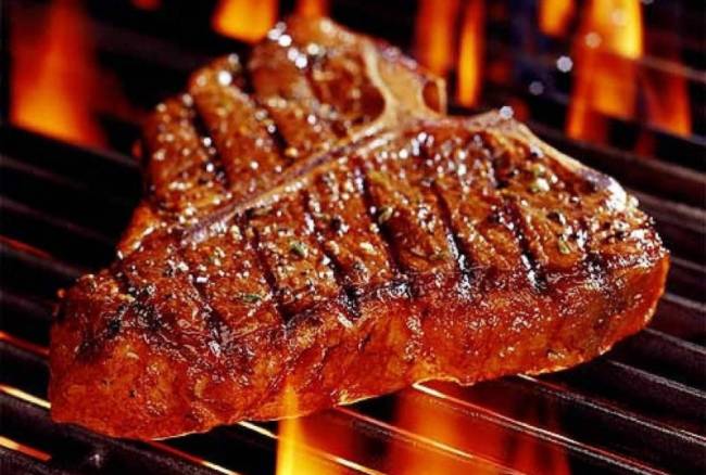 bistecca-carne-rossa Carne rossa fa male? secondo l'Oms è cancerogena e provoca il cancro