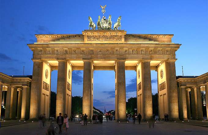 Attentati Isis, Borsa Sospetta a Berlino