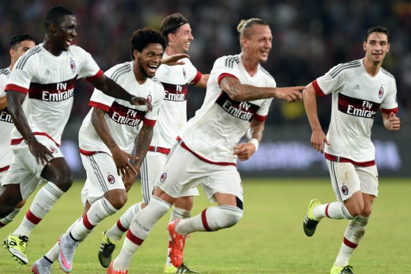 Esultanza-Milan-2015-2016 Highlights Lazio-Milan 1-3: Video Gol e Sintesi (Serie A 2015-16)