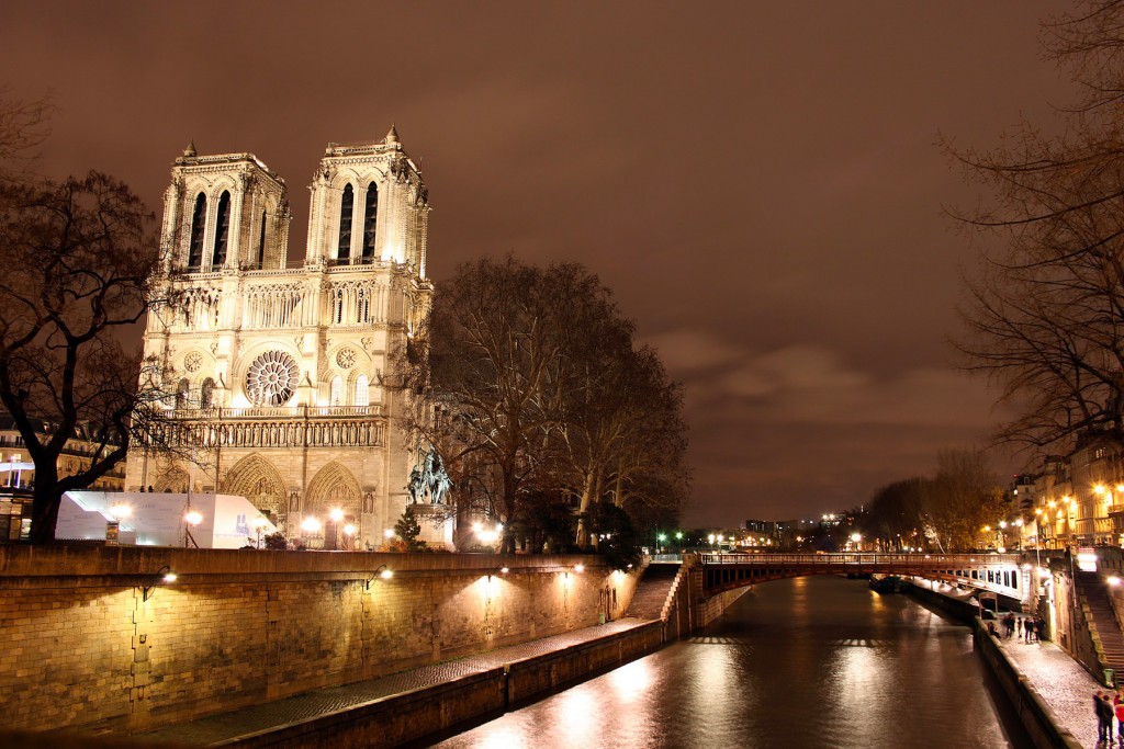 Attacchi terroristici a Parigi: almeno 40 morti in tre sparatorie