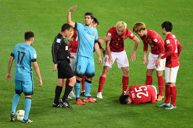 zou Infortunio Shock Zou in Barcellona-Guangzhou (Video)