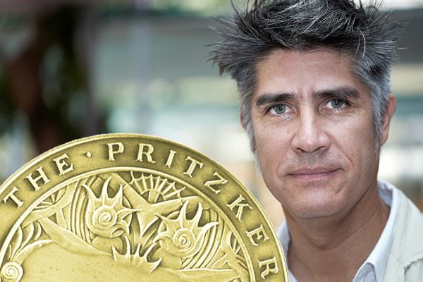 Alejandro Aravena vince il Nobel per l'architettura
