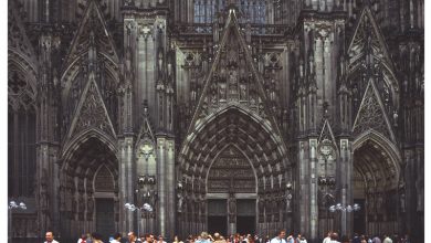 Photo of Colonia, Artista Nuda al Duomo contro la Violenza alle donne