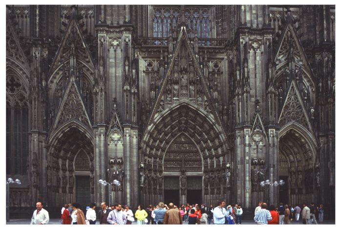 Duomo Colonia Colonia, Artista Nuda al Duomo contro la Violenza alle donne