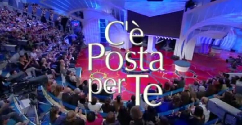 Marco Mengoni a C'è Posta Per Te ospite di Maria De Filippi (Video Mediaset)