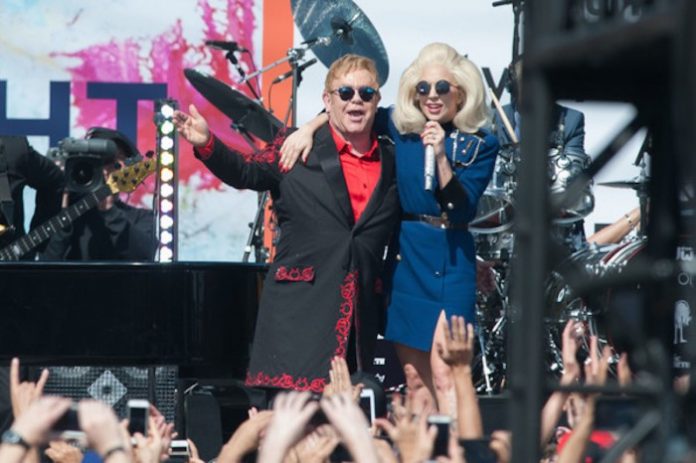 Elton John in concerto Oscar 2016 Ospiti: Elton John e Lady Gaga