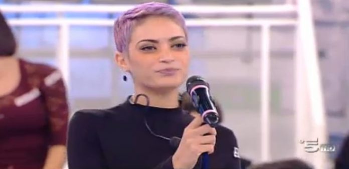 elodie Elodie Vince la Sfida (Video Amici15)