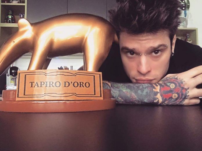 fedez tapiro Tapiro d’Oro a Fedez (video Striscia La Notizia)