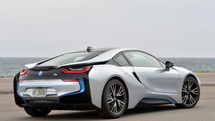 Bmw-i8 Bmw i8: Prezzo, Scheda tecnica e Foto