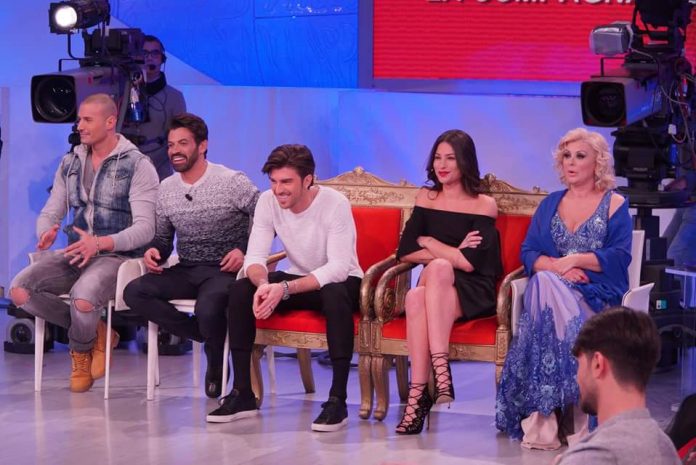 Trono classico Replica Uomini e Donne Video Mediaset: Streaming Puntata 31 Marzo 2016