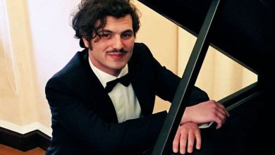 Photo of Davide Santacolomba: Il pianista che ha conquistato l’Italia