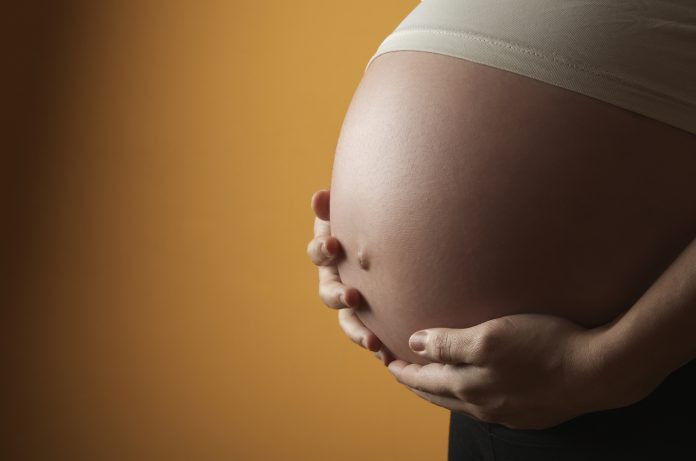 pancia gravidanza incinta Tecnica Anateoresi: Guarire dall'utero materno