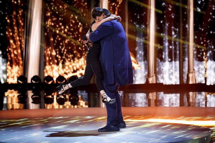 Alessandra e Sergio Amici 15 Alessandra Amoroso e Sergio cantano