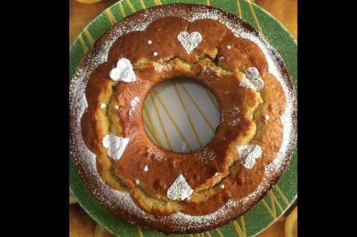 Ciambella Cioccolato Uova di Pasqua Avanzate: Ciambella con pezzi di cioccolato 1