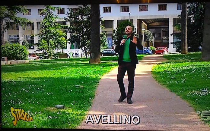 Luca Abete Avellino Luca Abete Avellino: Pali Metropolitana sui marciapiedi (Video) 2