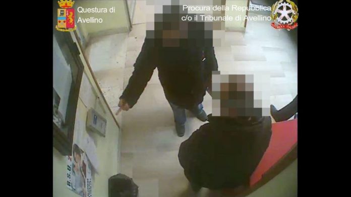 asl-avellino-cartellino Asl Avellino, i Dipendenti Tornano al Loro Posto