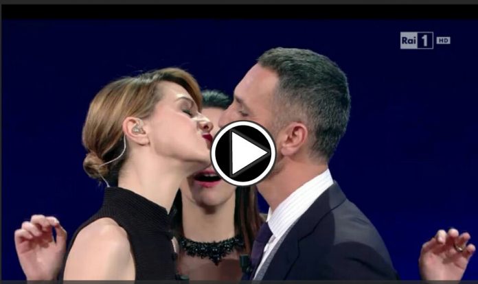 laura e paola Roul Bova Raoul Bova a Laura e Paola Show: Video 1 Aprile 2016