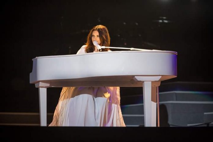 Laura Pausini concerto San Siro Laura Pausini Tour 2016: Foto e Scaletta Concerto San Siro 2