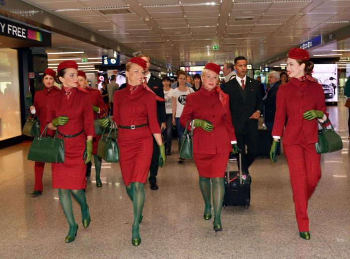 Nuove divide-Alitalia Nuove divise Alitalia: i colori che fanno discutere (Foto)