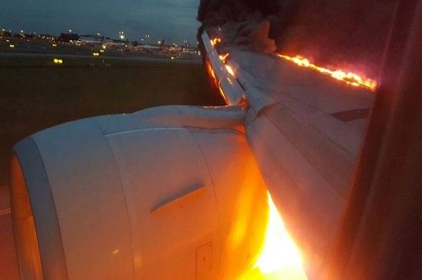 Aereo in Fiamme diretto a Milano-Malpensa (Video)