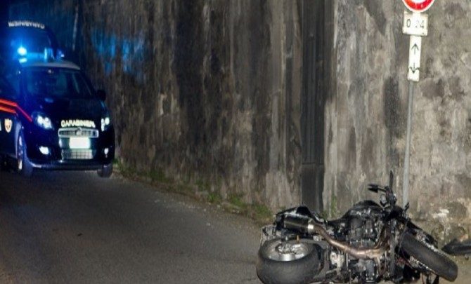 Incidente moto contro tir, muore ragazzo diciottenne a Modica (Ragusa)
