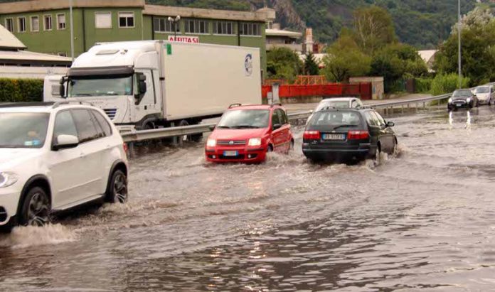 nubifragio-lecco Maltempo a Lecco e Bergamo: Ultime Notizie sul Nubifragio di oggi