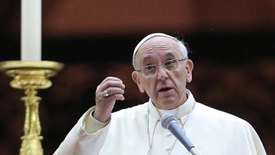 Photo of Papa Francesco contro la Moab: “Madre di tutte le bombe? Che vergogna”