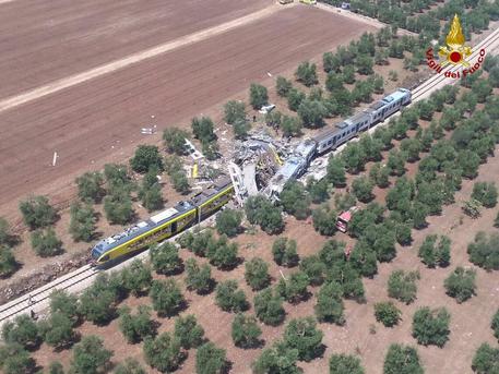 SCONTRO TRENI VIGILI DEL FUOCO