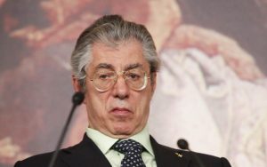 Umberto Bossi indagato per appropriazione indebita: "La politica mio unico interesse" 