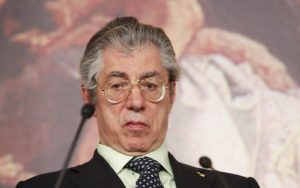 Umberto Bossi indagato per appropriazione indebita: "La politica mio unico interesse" 